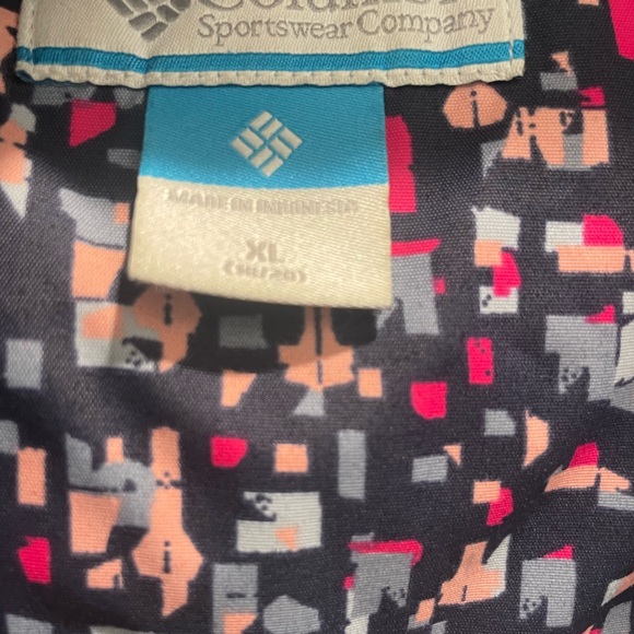 Columbia kids coat with hood. - Picture 3 of 4